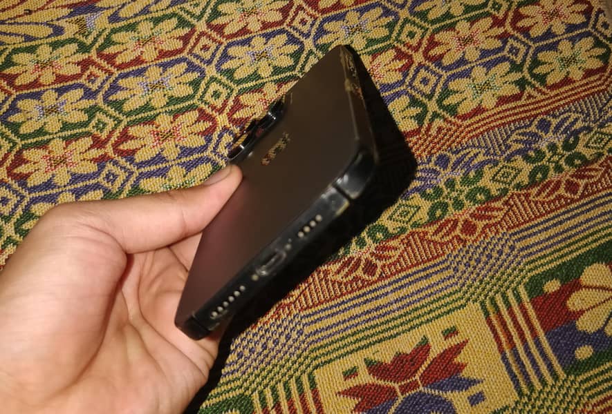 iphone 14 pro max 4