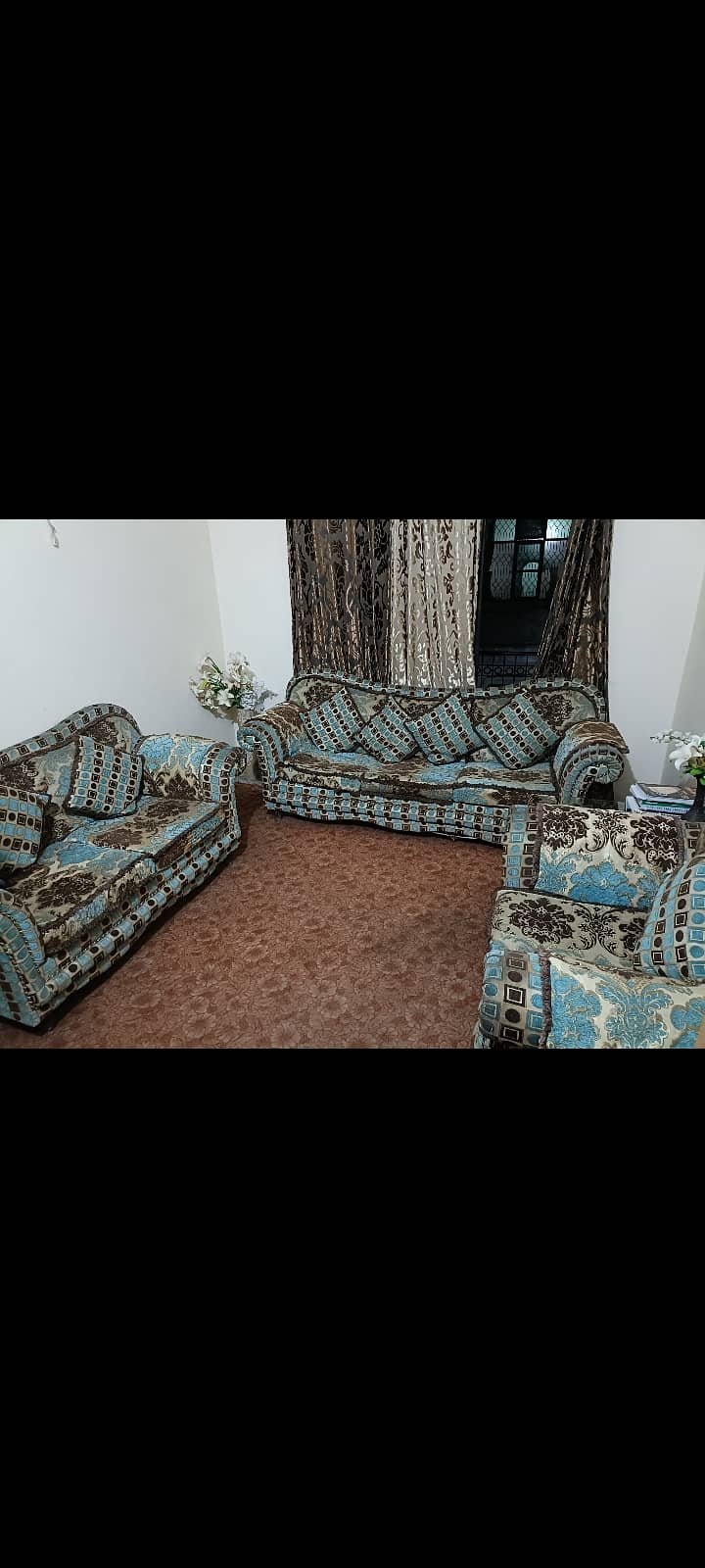 Sofa with good condition 0