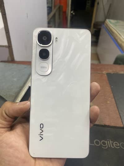 Vivo Y400 8+8 gb ram 256 gb internal storage