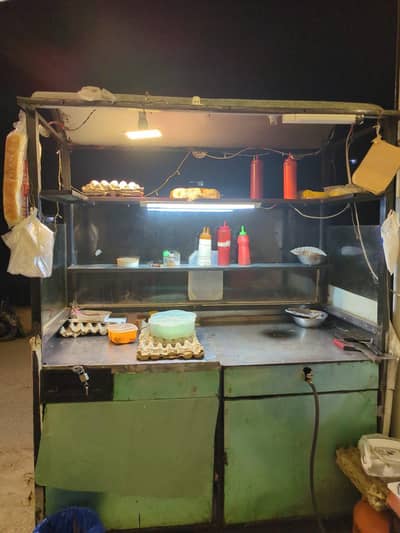 burger & shawarma counter