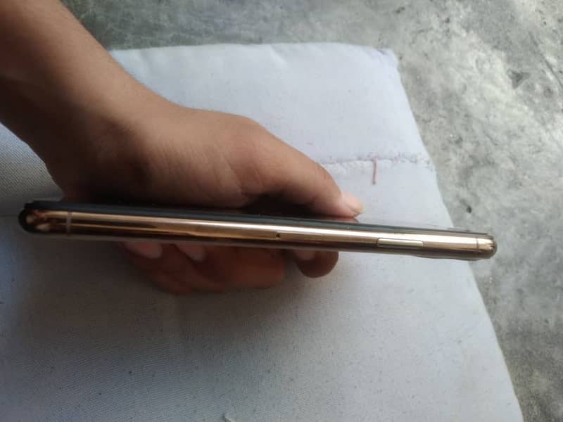 Iphone 11 pro max 7