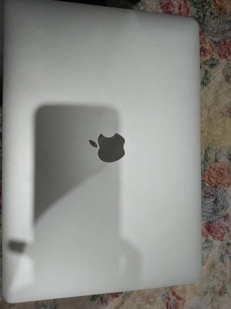 MACBOOK PRO 1
