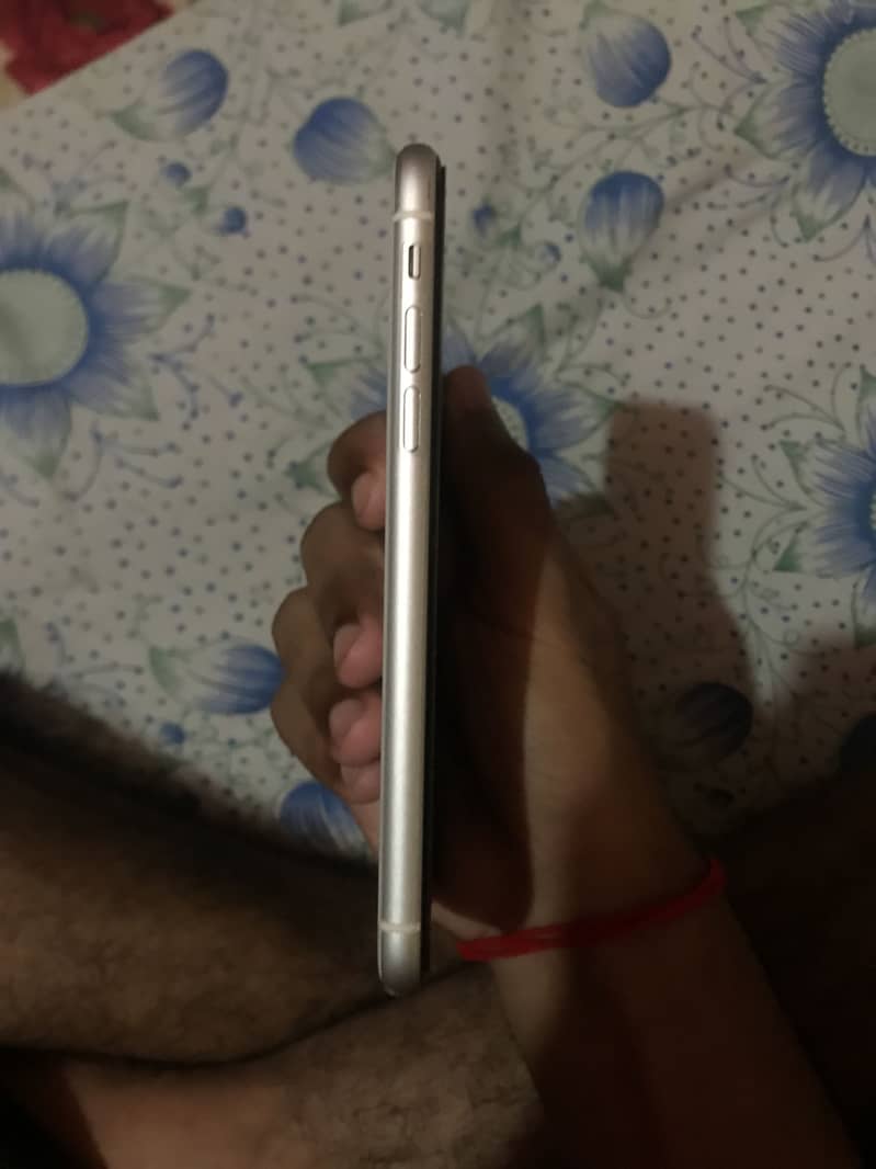 iPhone 11 3