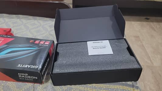 Gigabyte eagle Rx6600  3 fan edition with box