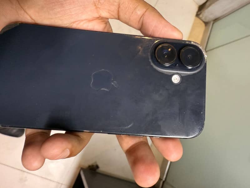 iPhone 16 0