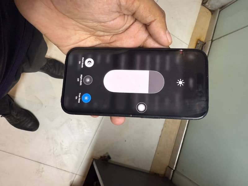 iPhone 16 4