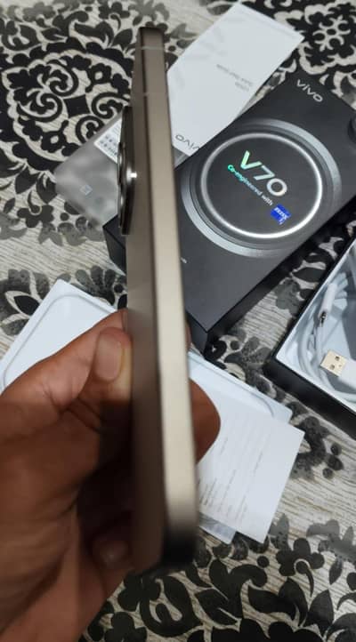 Vivo V70 12/256 PTA Approved WhatsApp O32O 12O 9677