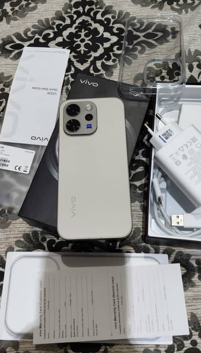 Vivo V70 12/256 PTA Approved WhatsApp O32O 12O 9677