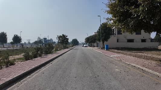 8 Marla Residential Plot For Sale