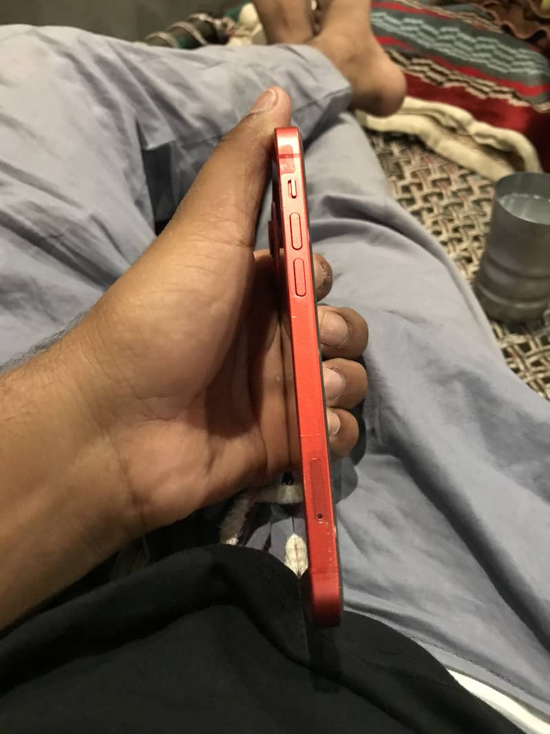 Apple iPhone 12 4