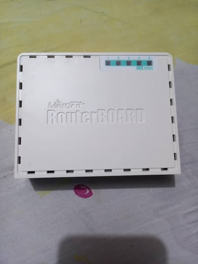 mikrotik router rb750gr3