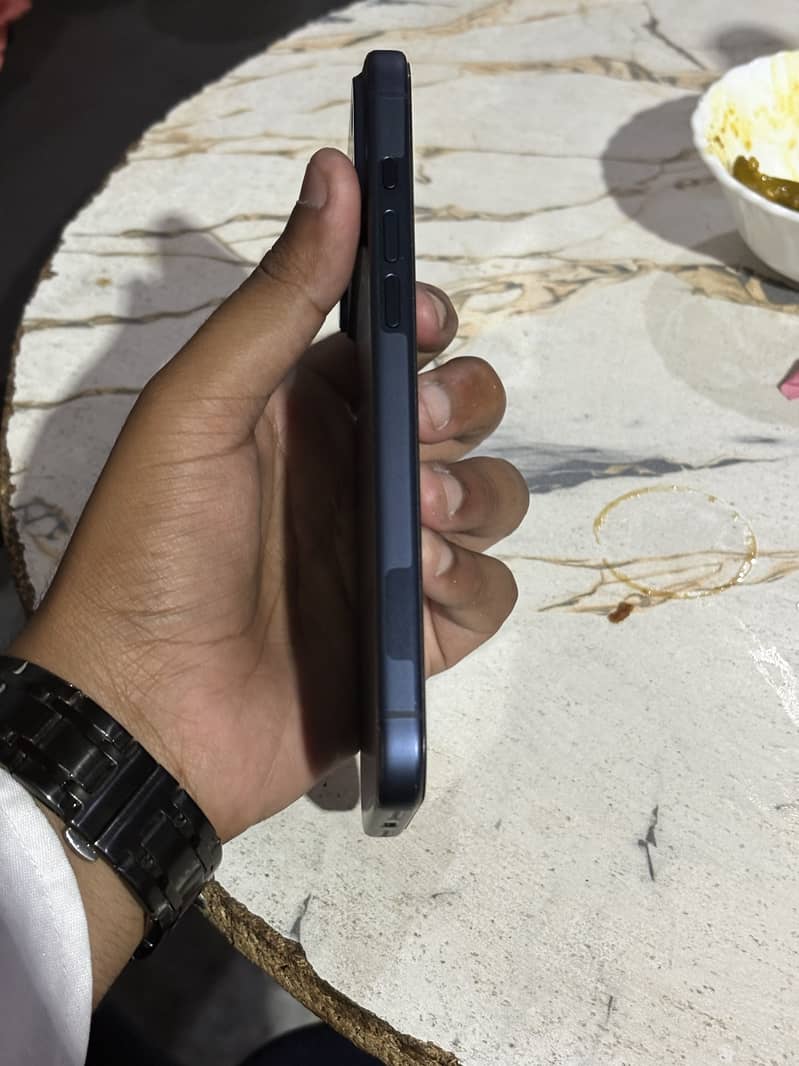 iPhone 17 Pro Max 3
