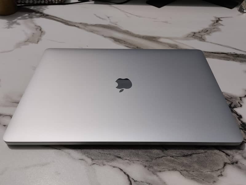 Mac Book Pro 2020 7