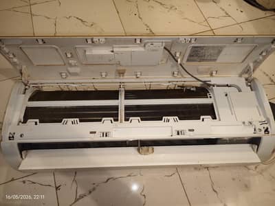 Orient 1 ton Ac Look Like new