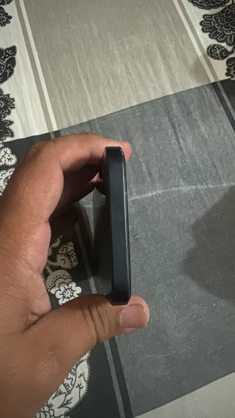 IPhone 12 4