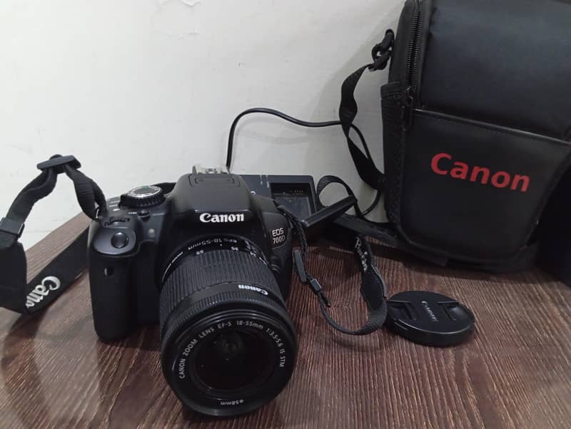 Canon EOS 700D 0