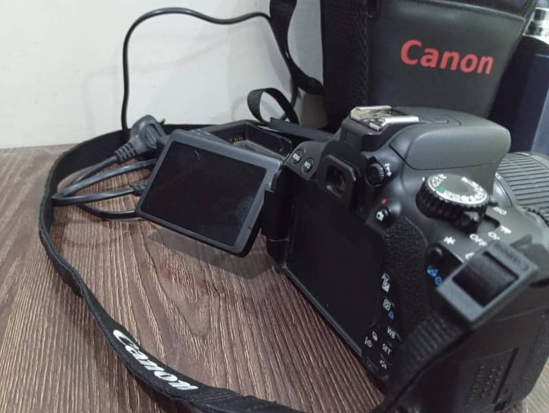 Canon EOS 700D 2