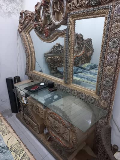 Dressing table