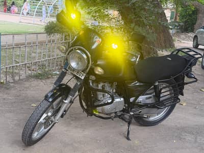Suzuki GS 150 2021
