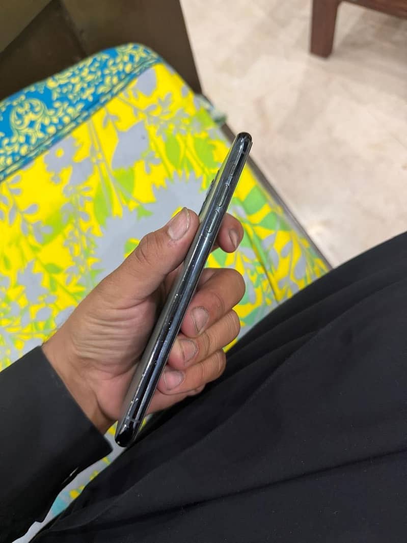 iPhone 11 Pro Max 2