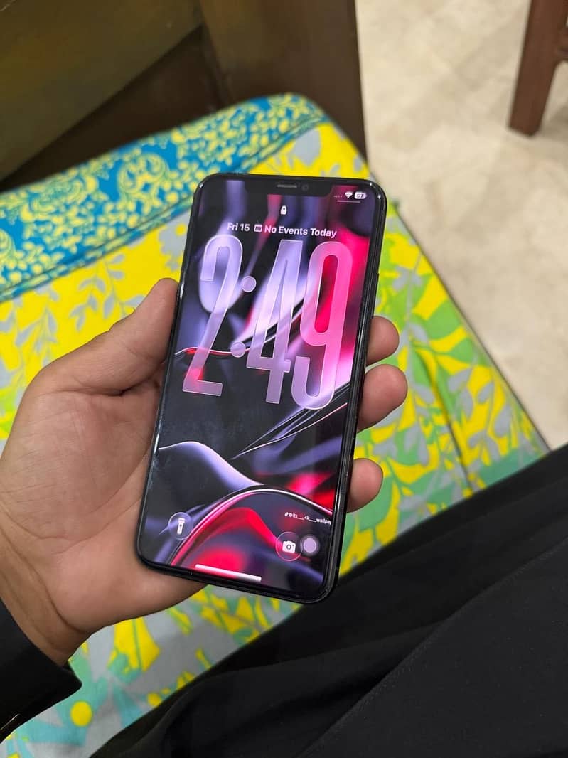 iPhone 11 Pro Max 3