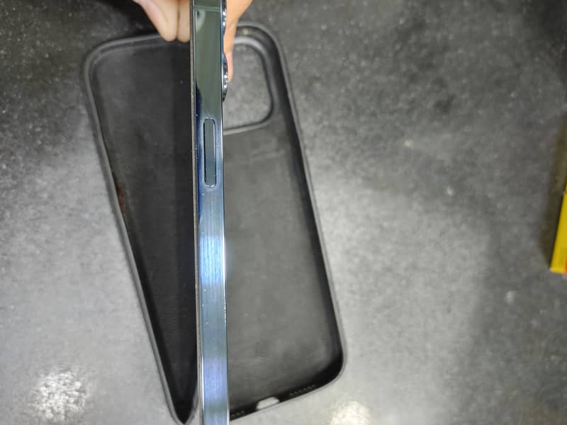 iphone 12 pro max 4