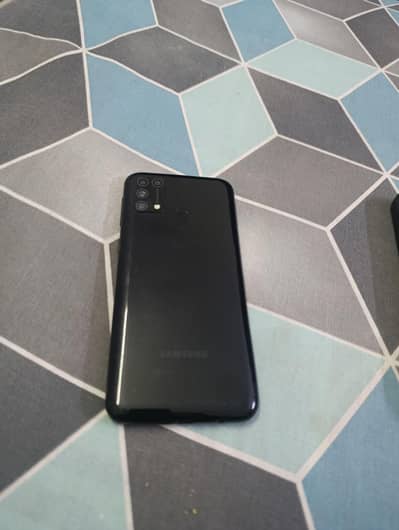 Samsung M31 - OLED
