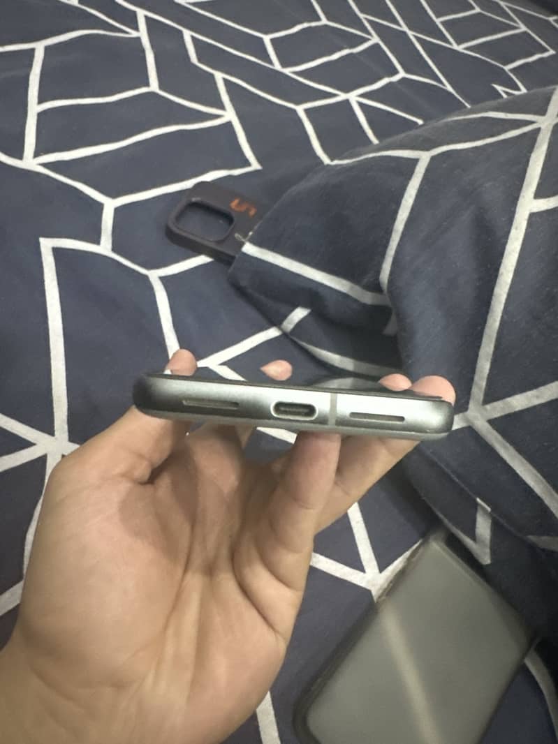 Google pixel 8 3