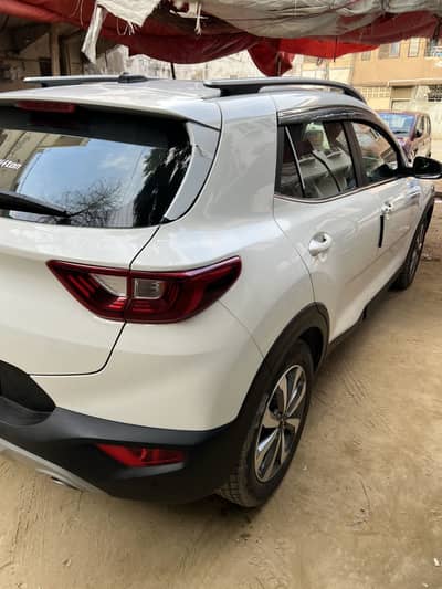 Kia stonic ex+