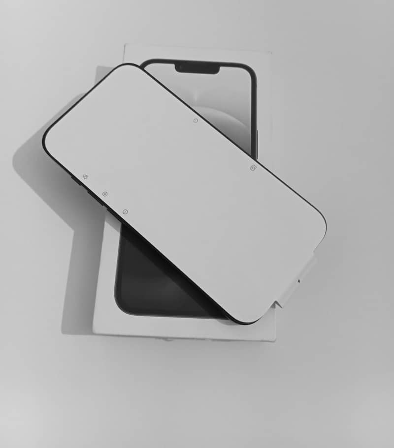 iPhone 16e. 1