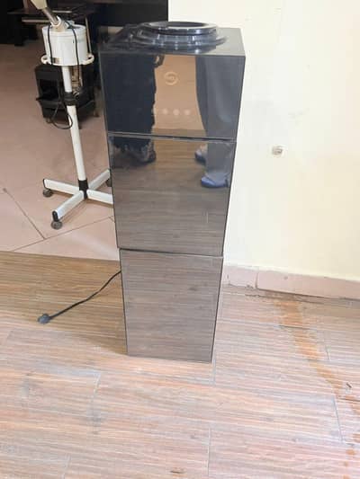 pel door water dispenser