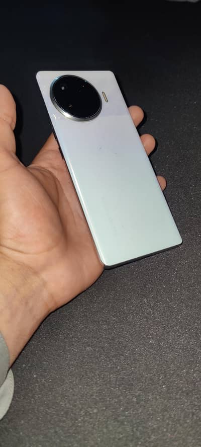 Tecno spark 20 pro plus