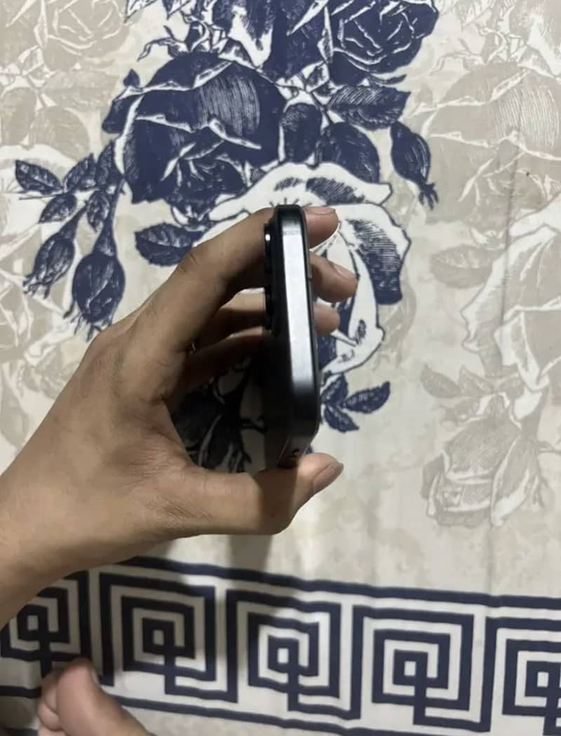 iPhone 15 2