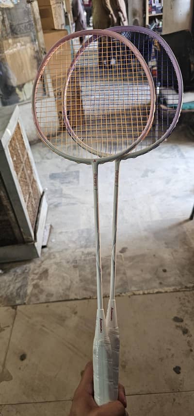 Kawasaki Aurora 7 Badminton Racket - Lightweight and Stylish