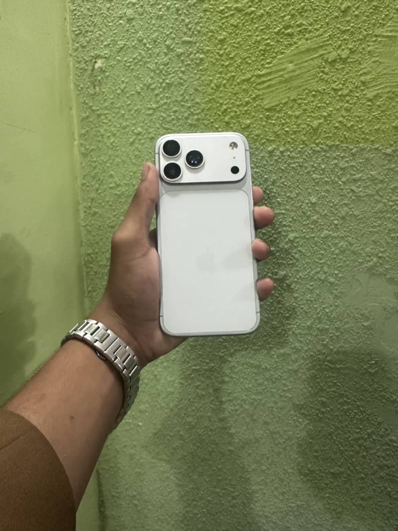 iPhone 17 pro max 0