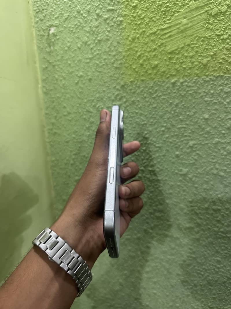 iPhone 17 pro max 3