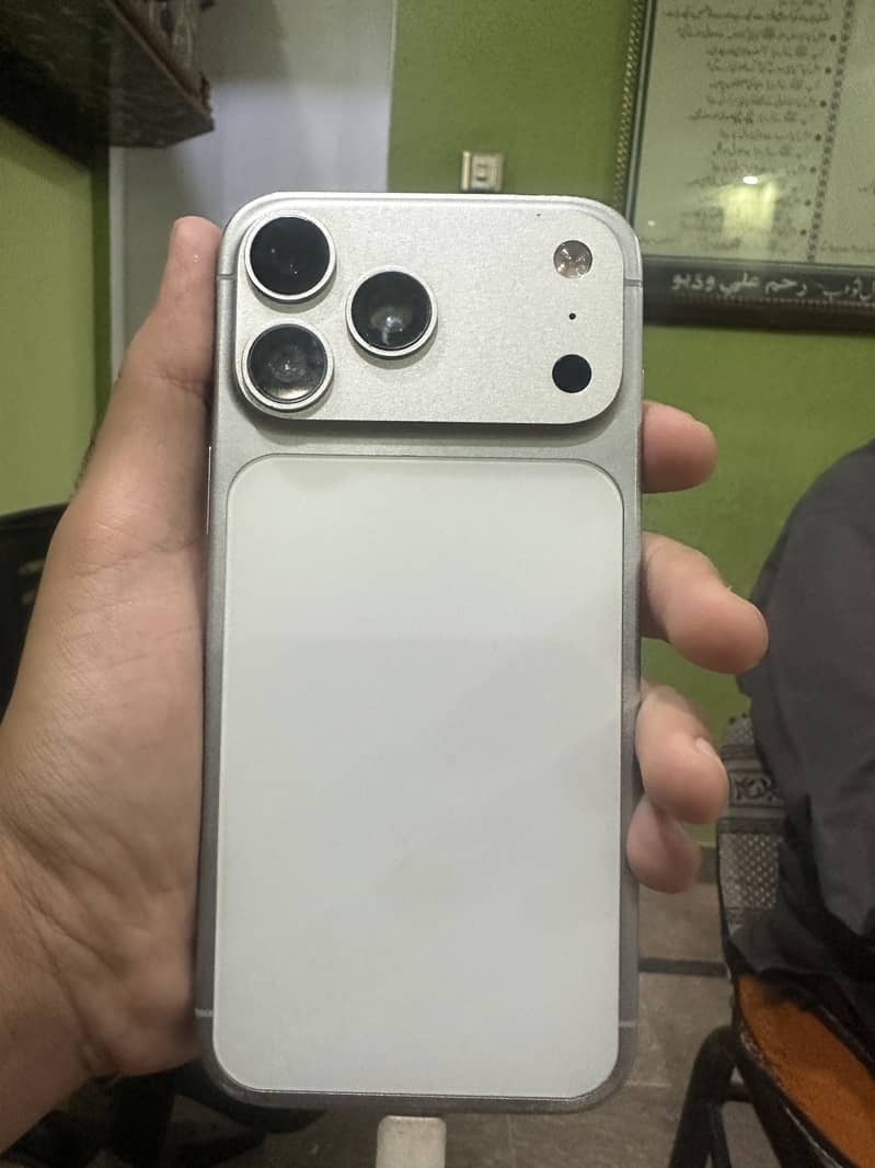 iPhone 17 pro max 6
