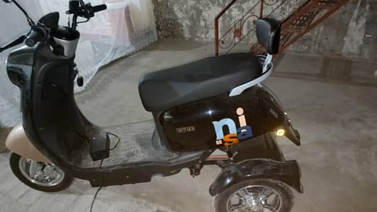 electric scooti evee nisa