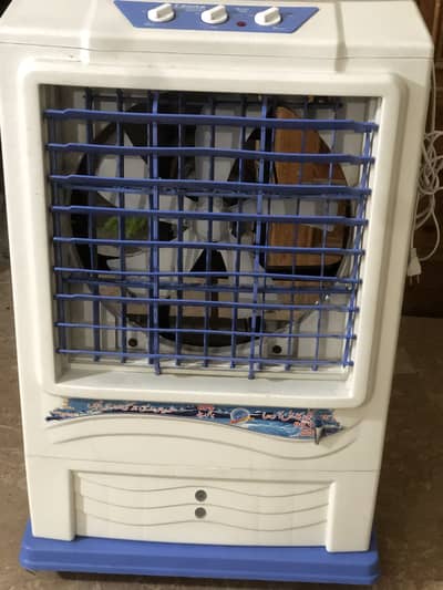 IZONE COOLER FOR SALE. . only 5months used