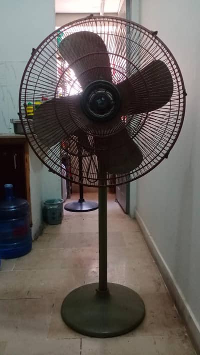 Pak Fan 18 Heavy Duty Pedestal Fan used Excellent condition