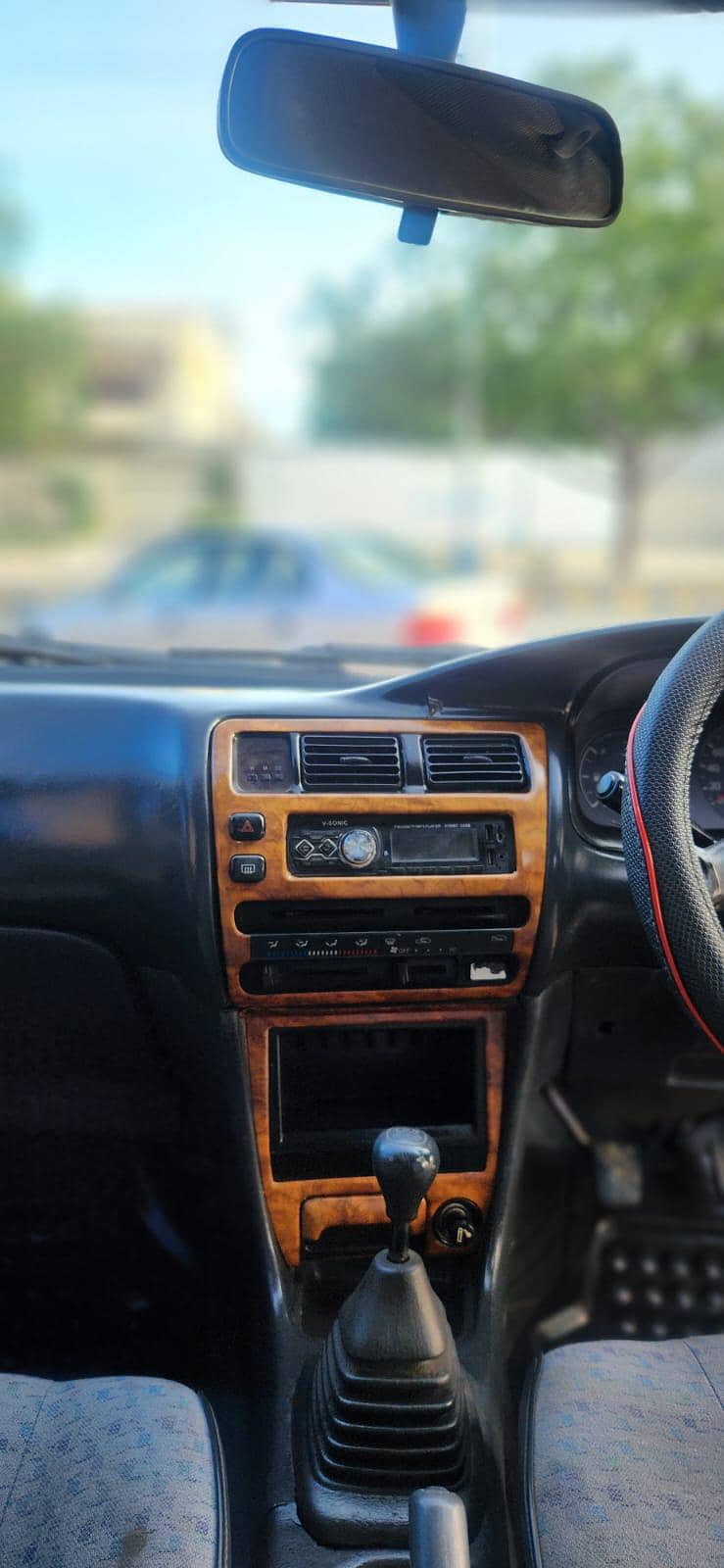 corolla indus 2000 4