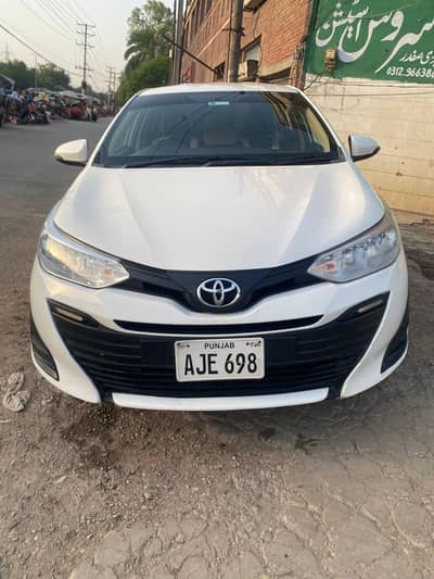 Tayota yaris 2022 model  automatic