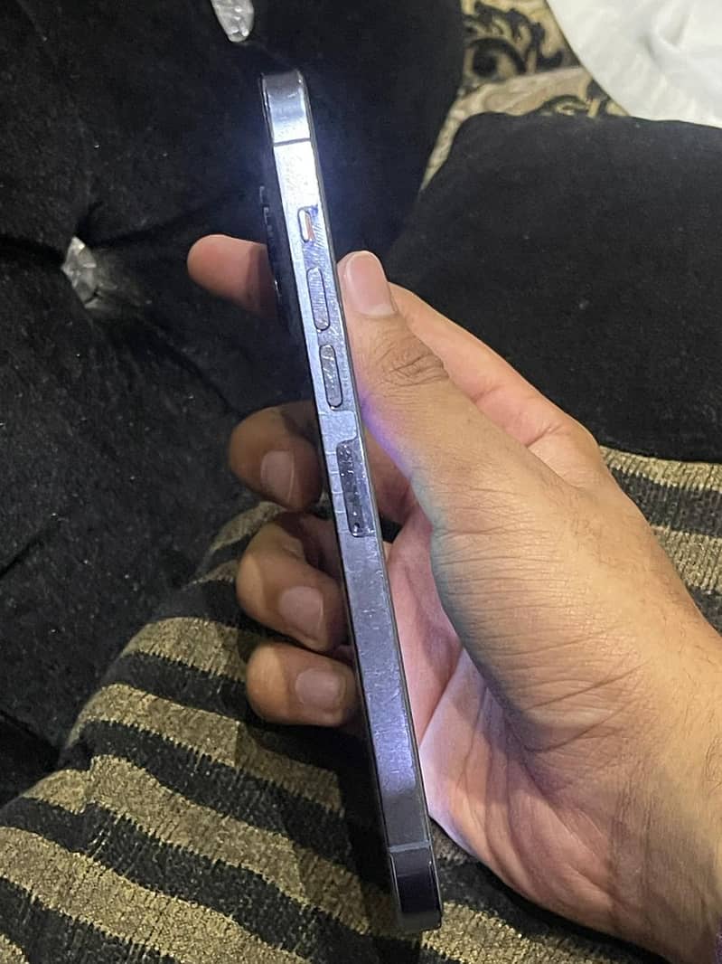 iphone 13 pro max 4