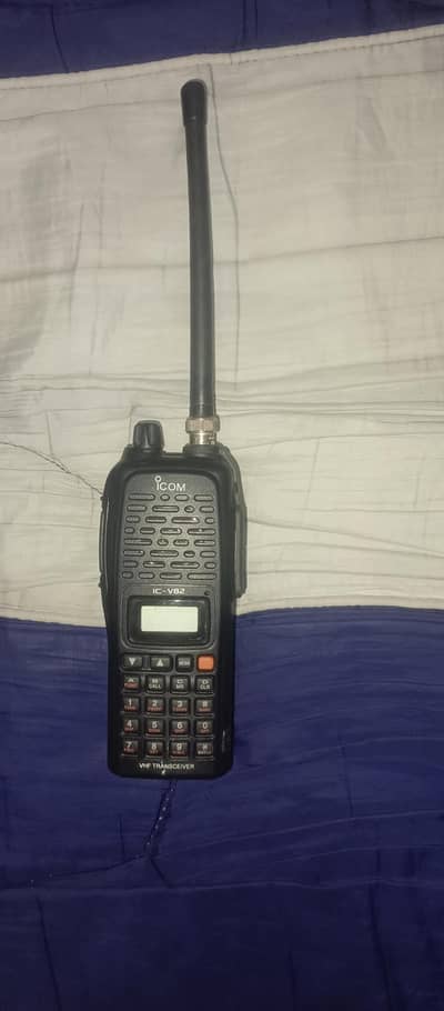 walkie  talkie ic-v82 for sale