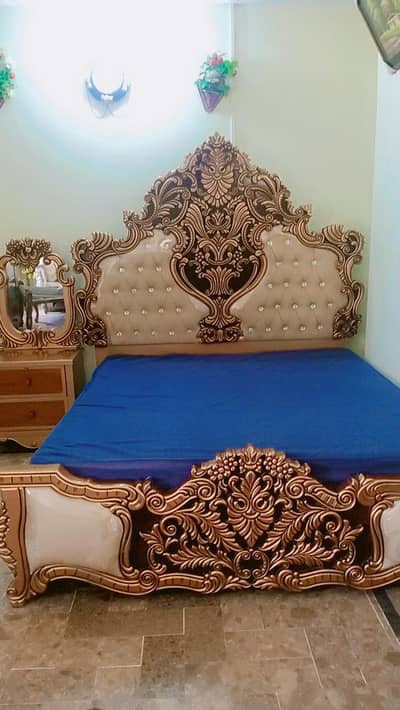 Luxury Wooden Bedroom Set for Sale