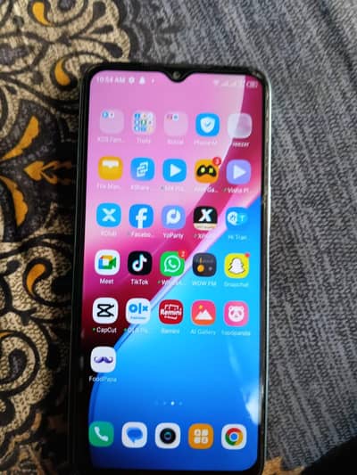back camera khrab ha gaming sait ha 4 ram. 128 rom 6000 battery mh ha