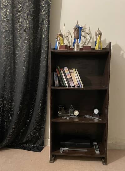 4-Tier Wooden Bookshelf / Display Rack Price: Rs 6,500 (Negotiable)