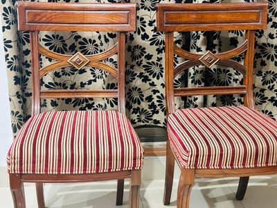 A Classy VINTAGE look and cushioned seats