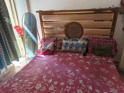 Good condition king size bed
