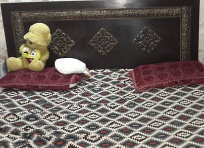 Bed for sale Urgent with matress